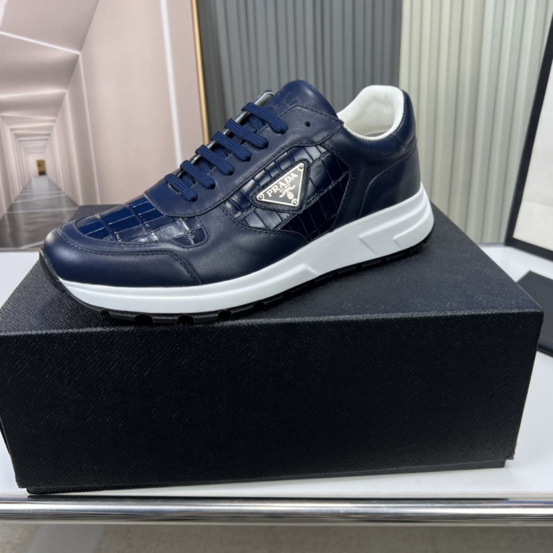 Pra*a casual shoes